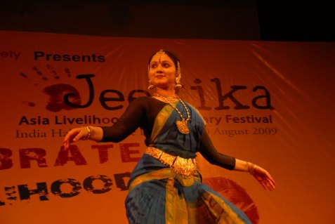 Performance by famous Bharatnatyam dancer Sharanya Chandran