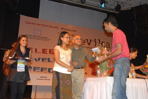 Shaji Pattanam, director of The Hunted, 3rd prize winner (professional), Jeevika 2009
